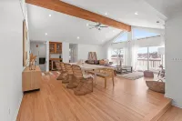 Luxury Lakefront Escape - 25 mins from Lake Geneva w/ Boat Rental
