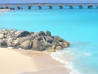 "Beachside Retreat" 2 Bedroom / 2 Bath Hotels in Bailey Town