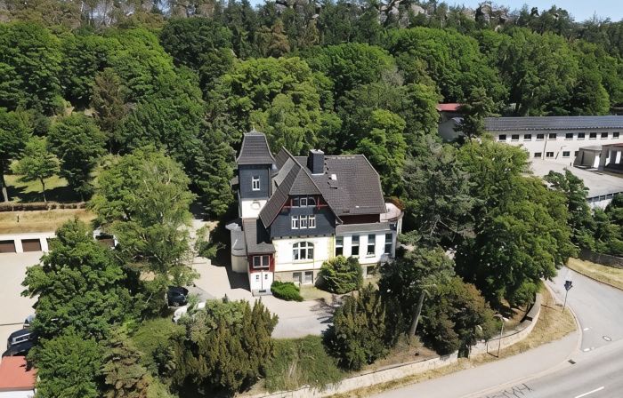 Historic villa from the Wilhelminian era with park-like property in the Harz Mountains