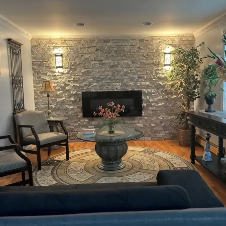 Charming 2-bedroom house in delightful Toms River with fitness room, WiFi