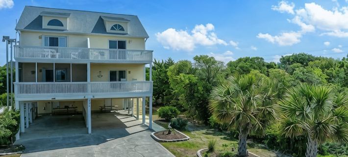 Everyone Can Relax at Salt Life Hotels in Pender County