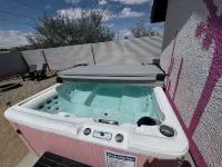 Charming 2-bedroom house with a unique pink esthetic - 3-Star