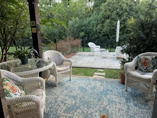 Charming 3-bedroom townhome with WiFi and AC in Auburn