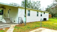 House with 3-bedroom 2 Bath on one acre of land in wonderful Wesley Chapel - Wifi