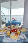 Charming house boat with 2 bedrooms and WiFi, AC in wonderful Islamorada
