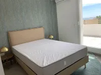 New superb 90 m2 seafront apartment on the Côte Bleue