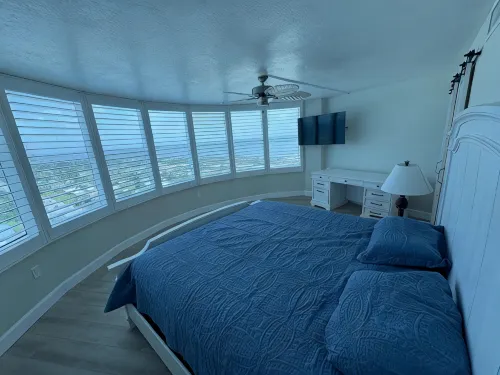 24th Floor OceanView Oasis - Apartments
