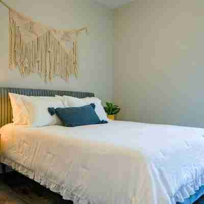 The Serene Bohemian Oasis NEW! Duke Rooms