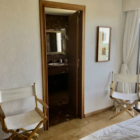 Spacious duplex, beautiful view of the golf course and sea. 120 m2. 5 mn from the beach