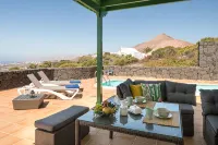 Luxury villa, swimming pool, sea views, A/C, BBQ, WIFI,