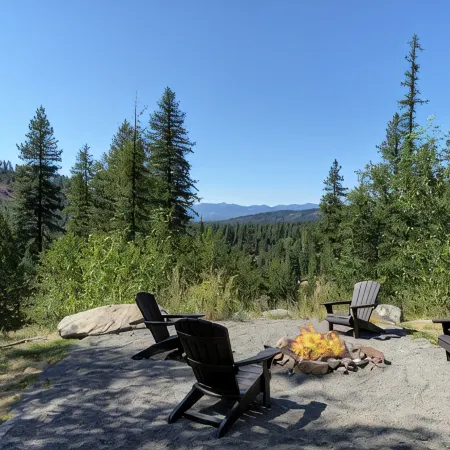 Cedar View Lodge- Scenic Sandpoint area mountain home, in secluded location.