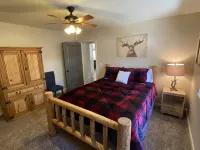 New AC Installed:  3 Bedroom Home with Golf Course View , Dogs OK Hotels in Plumas Eureka