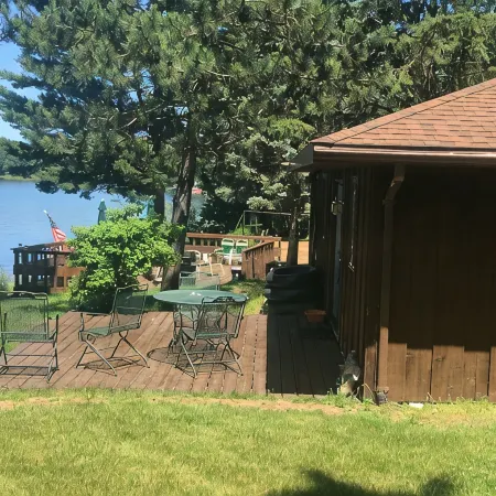 Waterfront 3 Bedroom Cottage on Beautiful Lake Nokomis