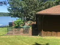 Waterfront 3 Bedroom Cottage on Beautiful Lake Nokomis - Wi-Fi