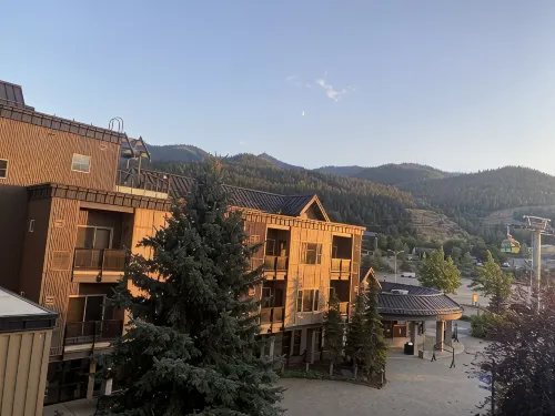 Shared Roof Top Hot tub @ Silver Mtn en suite also listed separately