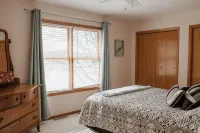 Ideal Summer Getaway! Two-story lake home on Rush Lake near Rush City/Cambridge - Wifi