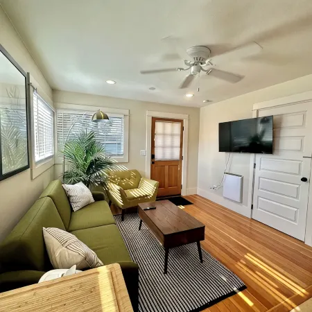 Cozy apartment in wonderful Bend with WiFi, AC