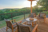 Stunning New Home at Sky Hawk Ridge, a 185-Acre Refuge ONE MILE to Buffalo River - Wifi