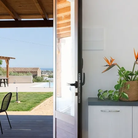 Charm, home emotions Baron sea view, swimming pool, wifi and BBQ