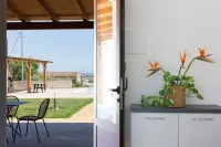 Charm, home emotions Baron sea view, swimming pool, wifi and BBQ