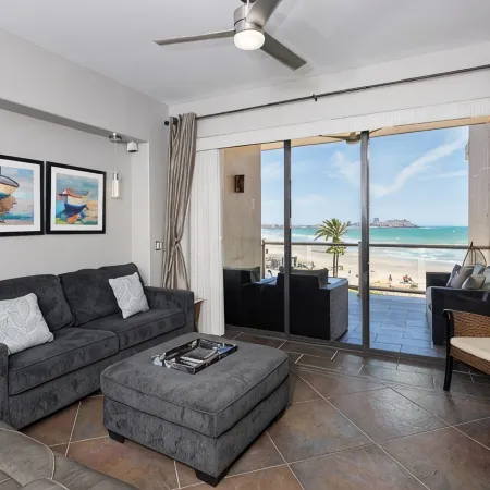 Fresh Remodel - 1BR 1BA Gorgeous Ocean Front Condo at Las Palomas - Cristal 306