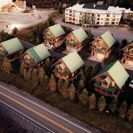 Cozy Cabin Retreat w/ Private Hot Tub NEAR SLOPES