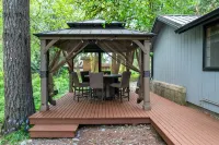 Bigfoot Bungalow — Creekside Paradise - 3 tähden