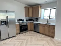Barndominium Desert Escape - Mountain View, town close, gateway to Death Valley - Wifi