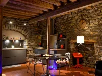 Contemporary cellar in the heart of Arbois KV'O37 Hotels in Arbois