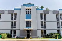 3BDR Condo, WIFI, Balcony, Parking, Pool, AC, 2 min from the Beach