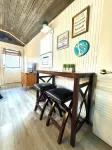 Cozy Lake Front Studio Cabin - Wifi/AC/Queen Bed/Twin Sleeper/Lake View- Cabin 3