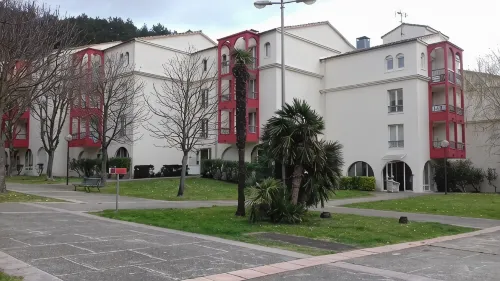 Studios Curistes 4 ème étage avec Balcon, ascenceur et parking Lamalou les Bains - Apartments