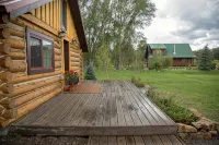 Beautiful Newly Remodeled Log Cabin at Tiny Timbers Resort! - 홈스테이