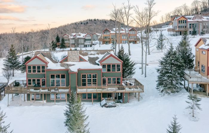 Ski-on Ski-Off w Private Hot Tub & Sauna!