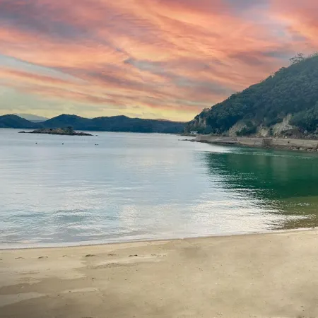 Ultra Private Off Grid Island Villa Near the Beach Mandarin Farm Setting Отели в г. Бидзен