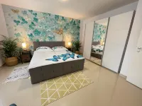 "My Apartment" Flowers with fireplace for up to 10 people