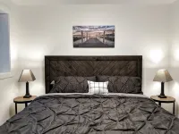 Adorable Modern 1-Bedroom Condo in Downtown Traverse City W/Parking - ห้องครัว