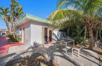 Pool - Free Parking - Apartment - 500 Feet from Beach - Condos