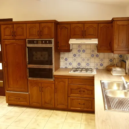 Spacious apartment in villa with large private garden and terrace near the sea