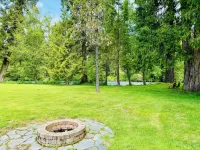 Riverfront Luxury Cabin #9 at The Log Cabin Inn - Hytter