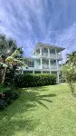 Key West Style Beach House w/ Boat Parking 2 mins from launch 5 mins from beach!