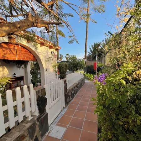 Bungalow con Césped Privado y Piscina de Agua Salada. En Maspalomas, GC!