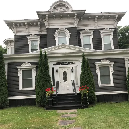 1 bedroom/1 bath