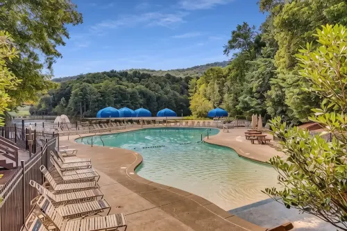 Big Canoe! 3 Masters, 2 Decks, Hot Tub, Fire Pit! - con encanto