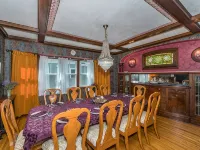 Leraan House. Historic Home in Duluth/Superior シューピアリアのホテル