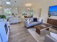 Stunning 2Br/2Ba Pool Home Near Beaches Hotels in Venice Gardens