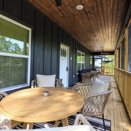 BRAND NEW - Peaceful Waterfront  -  5 Minutes From Caddo State Park!
