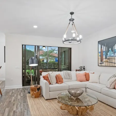 A resort property with plenty of amenities and close to downtown Naples