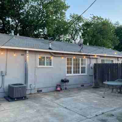 Charming Bright Home Near Dr Hospital & Shopping - Extra Comfy Beds and Couch Hotel Exterior