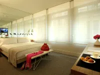 パーク ホテル ムセオ ピカソ周辺のホテル